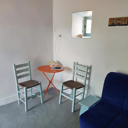 Secluded 200-year-old Cycladic Retreat In Milos * Adamantas (Milos)