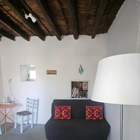 Secluded 200-year-old Cycladic Retreat In Milos Séjour à la campagne