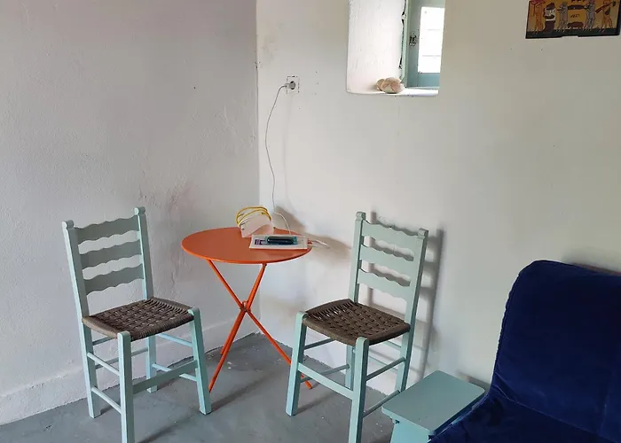 Secluded 200-year-old Cycladic Retreat In Milos * آداماس